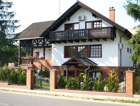 Dunakanyar Bed & Breakfast Göd Екстериор снимка