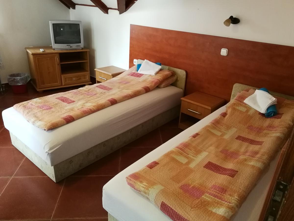 Dunakanyar Bed & Breakfast Göd Екстериор снимка