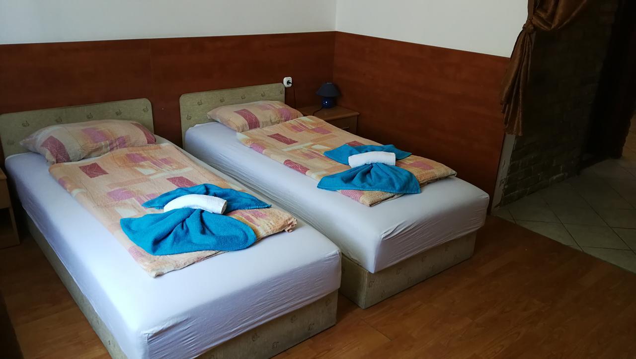 Dunakanyar Bed & Breakfast Göd Екстериор снимка